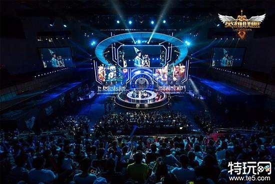 中国足球的 中国足球的